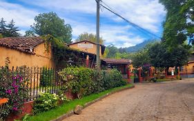 Villa Patzcuaro Garden Hotel&RV Park